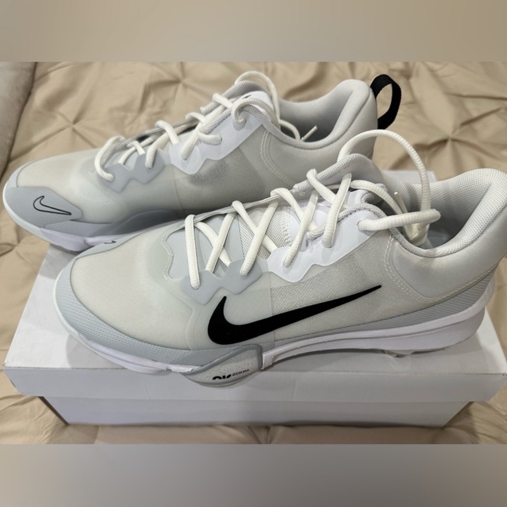 NIB NIKE Force Zoom Trout Pro 9 spikes. Size 10.5